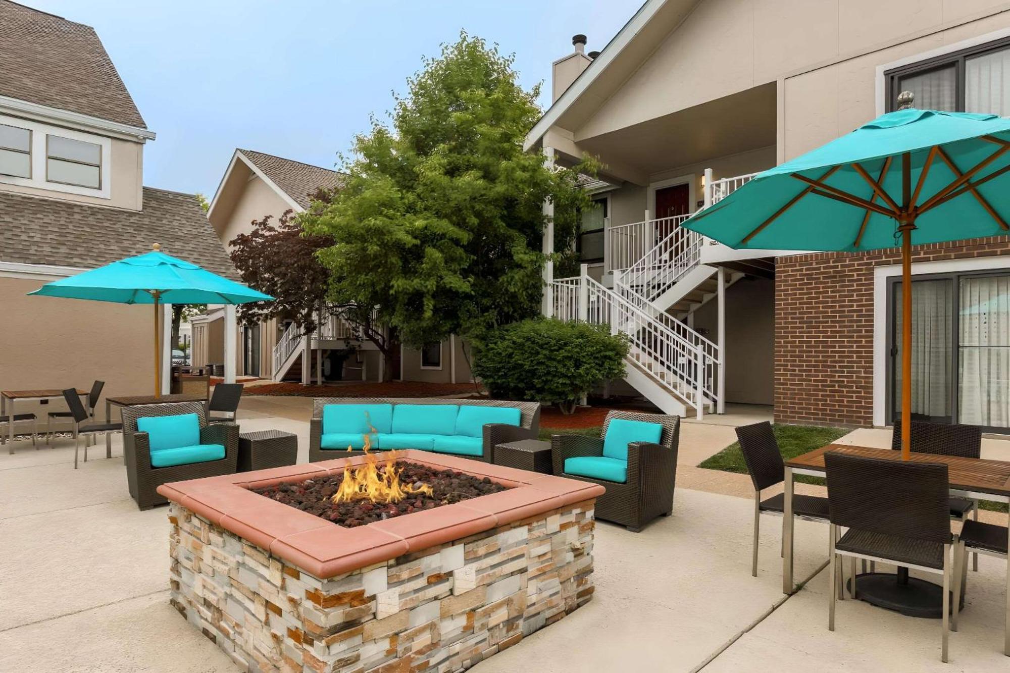 فندق ريزدنس إن سانت لويس جاليريا Richmond Heights المظهر الخارجي الصورة