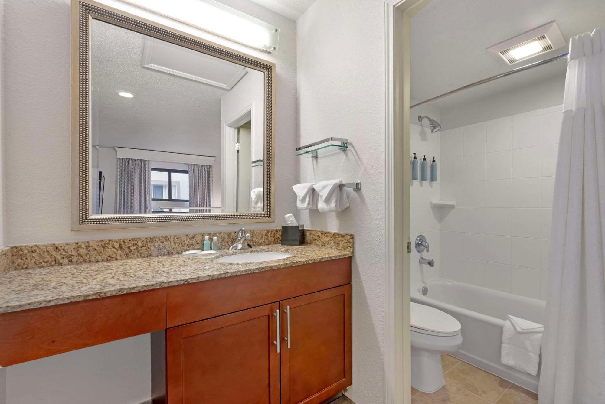 فندق ريزدنس إن سانت لويس جاليريا Richmond Heights المظهر الخارجي الصورة